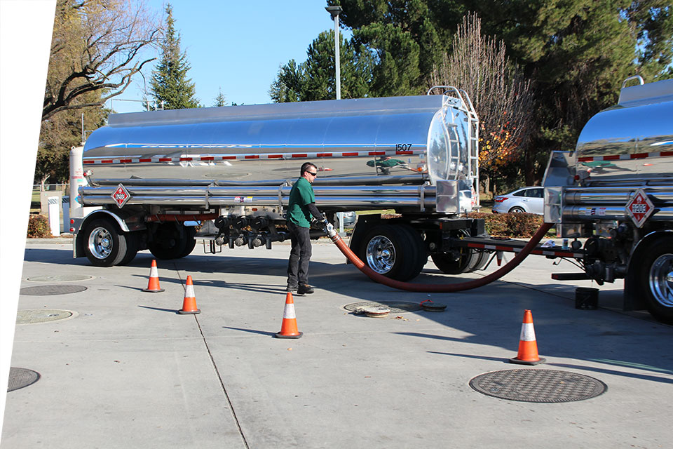 FDS Fuel Truck Delivering fuel to a client